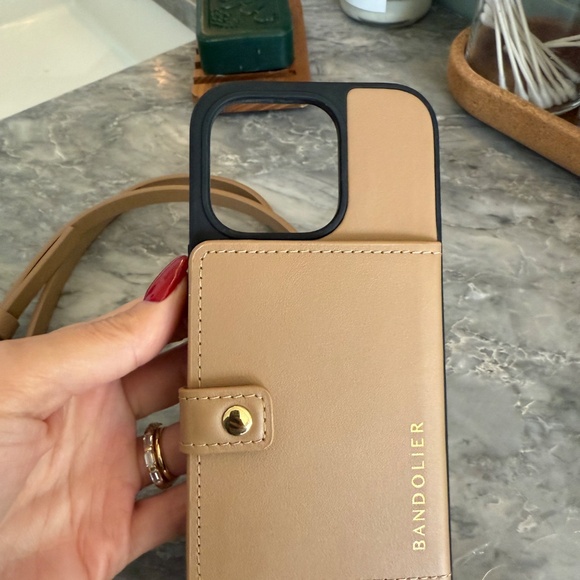 Bandolier Mila MagSafe iPhone 14 case, strap and pouch - Picture 3 of 5